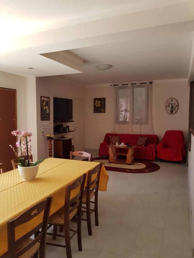 אמליה B&B La Casetta Di Lilly מראה חיצוני תמונה